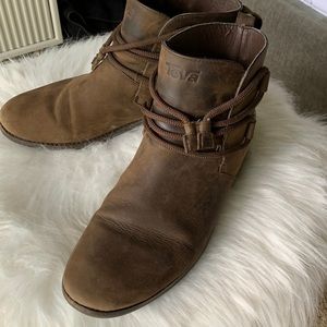 Women’s Teva “De La Vina Dos” Short Boots